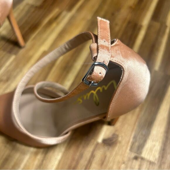 Lulus Freyana Rose Gold Satin Pointed-Toe Pumps Size 6.5 - Picture 6 of 16